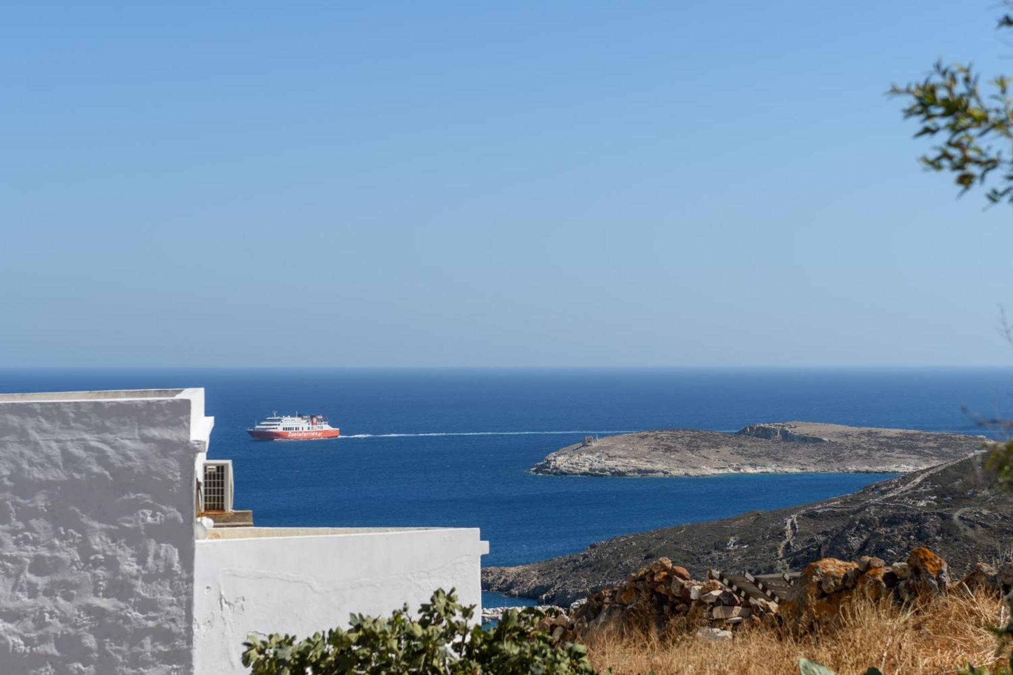 Mezzolovero Suites Kímolos Exteriér fotografie