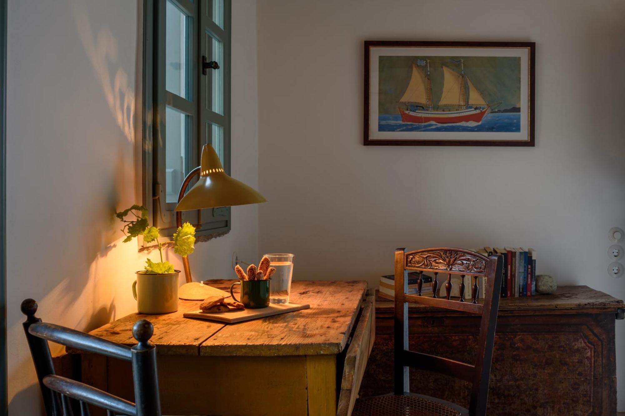 Mezzolovero Suites Kímolos Exteriér fotografie