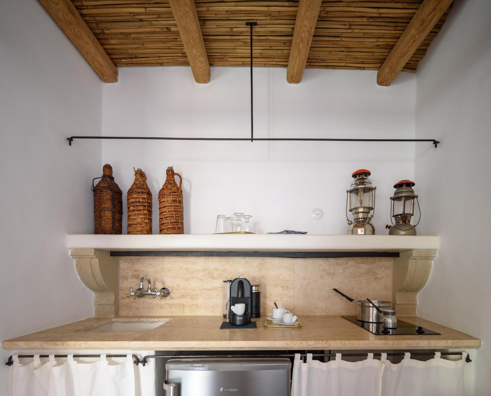 Mezzolovero Suites Kímolos Exteriér fotografie