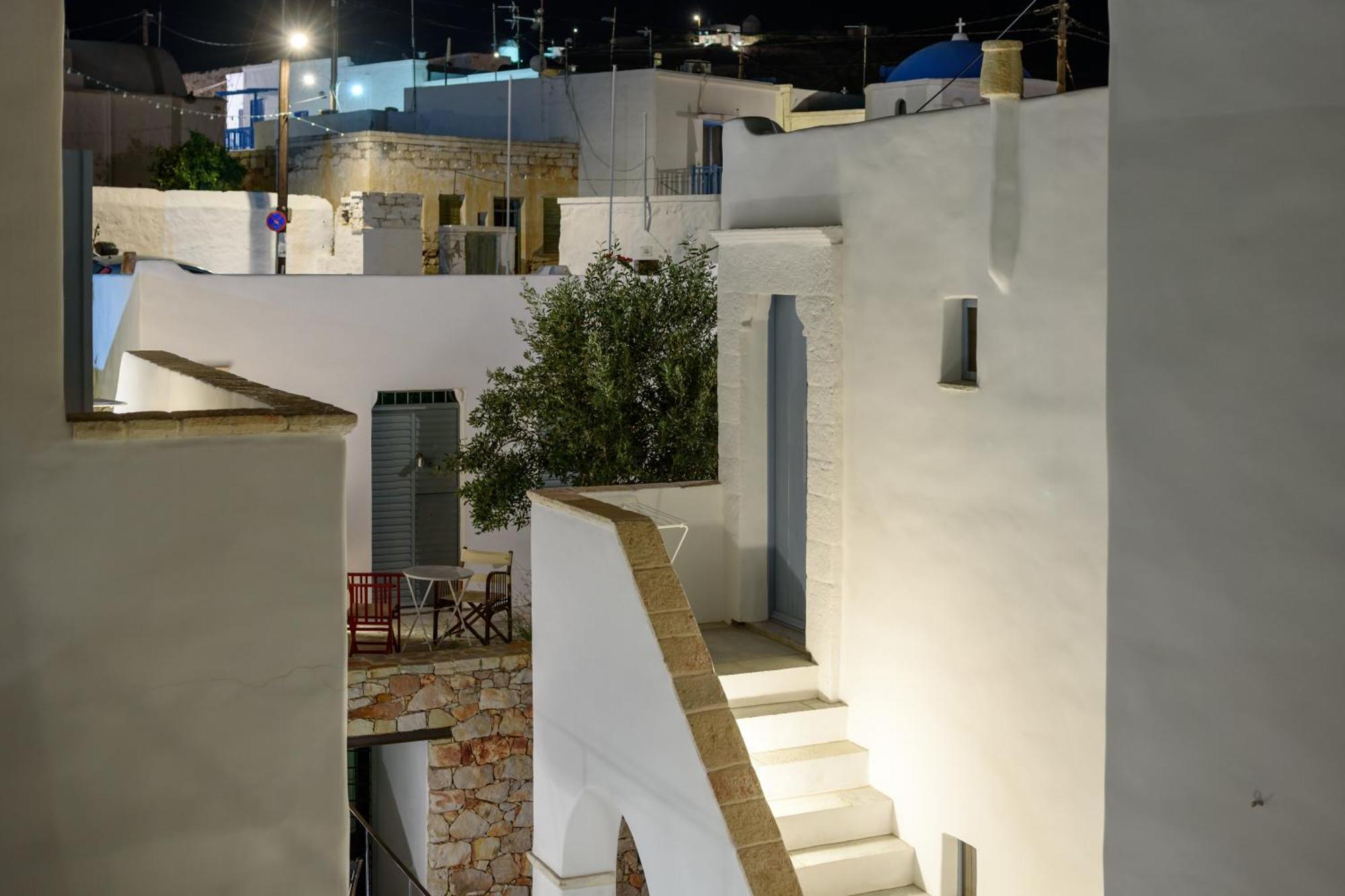 Mezzolovero Suites Kímolos Exteriér fotografie